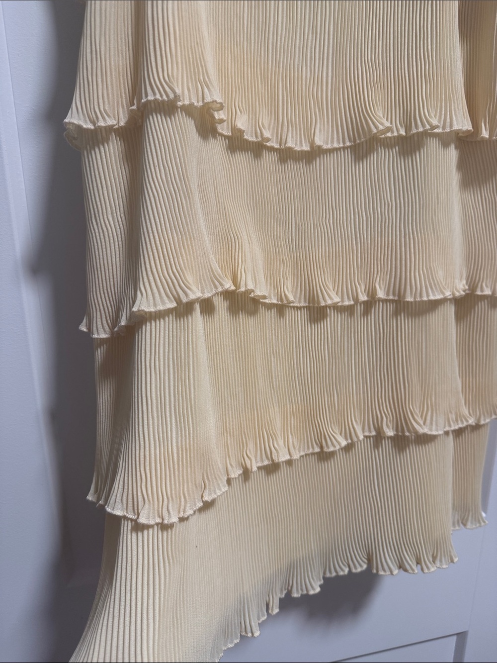 Butter yellow tiered mini dress - Picture 4 of 4